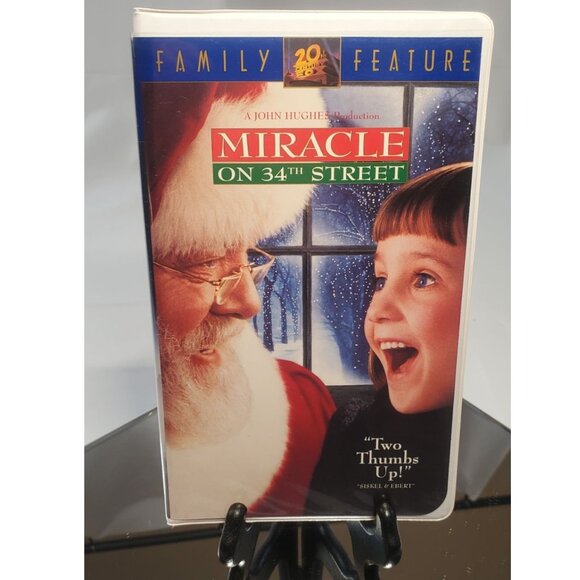 Miracle On 34th Street 1994 VHS Tape Clamshell - Picture 1 of 3